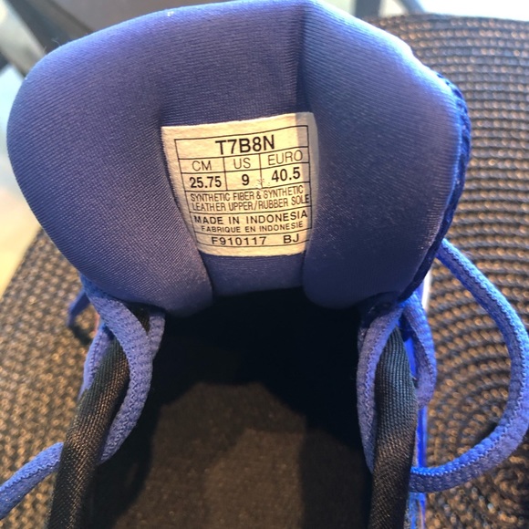 ASICS walking shoes - Picture 2 of 3